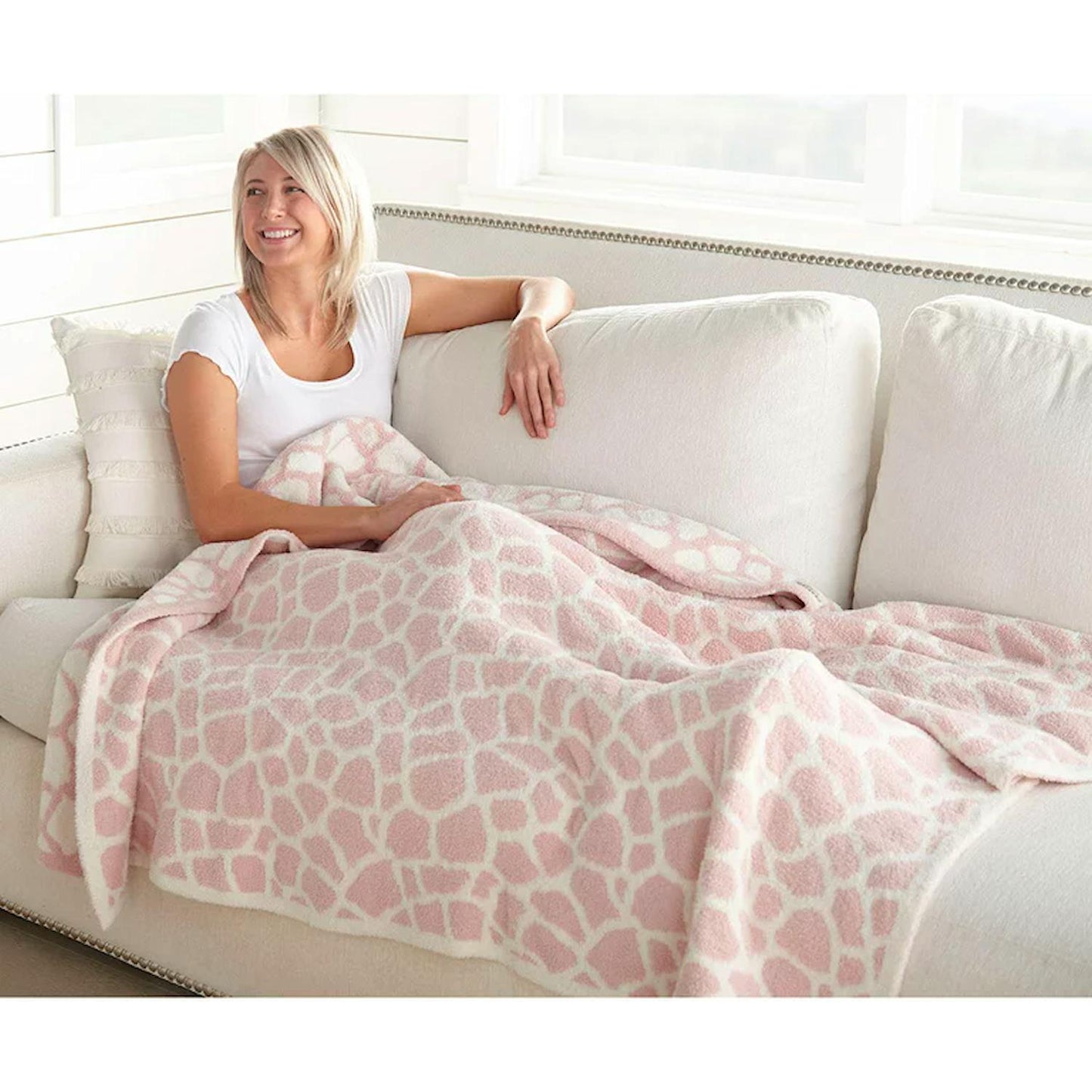 Crafted by Catherine 60x70 Cozy Knit Throw in Giraffe Pink
