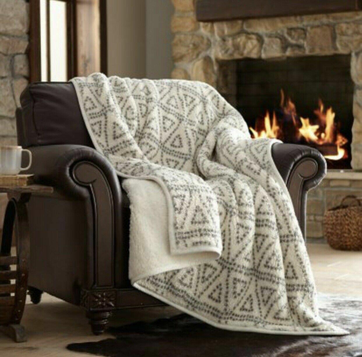 Member's Mark Oversized Cozy Throw, 60" x 72" (High Pile Geo Diamond)