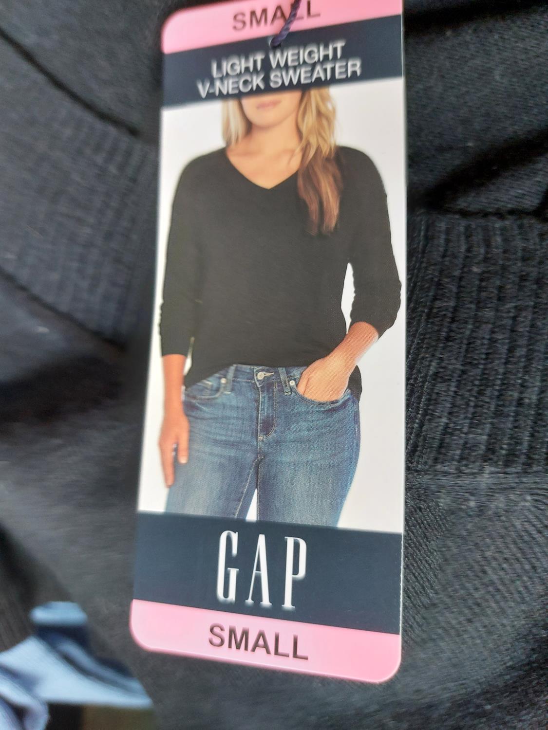 GAP Lightweight Women's V-Neck Sweater Choose Color Size
