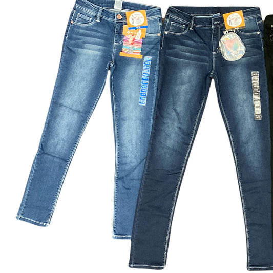 Member's Mark Girl's Favorite Knit Denim Jeans With Fun Accessory